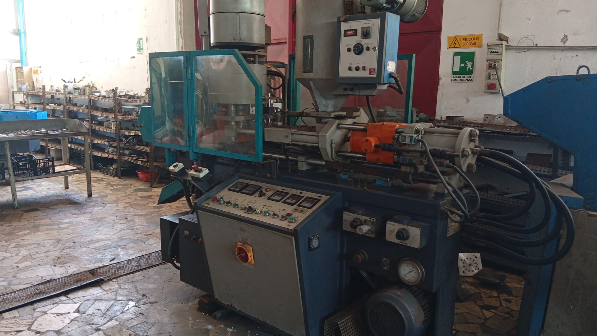 Macchina per stampaggio a iniezione Presma TOP-2